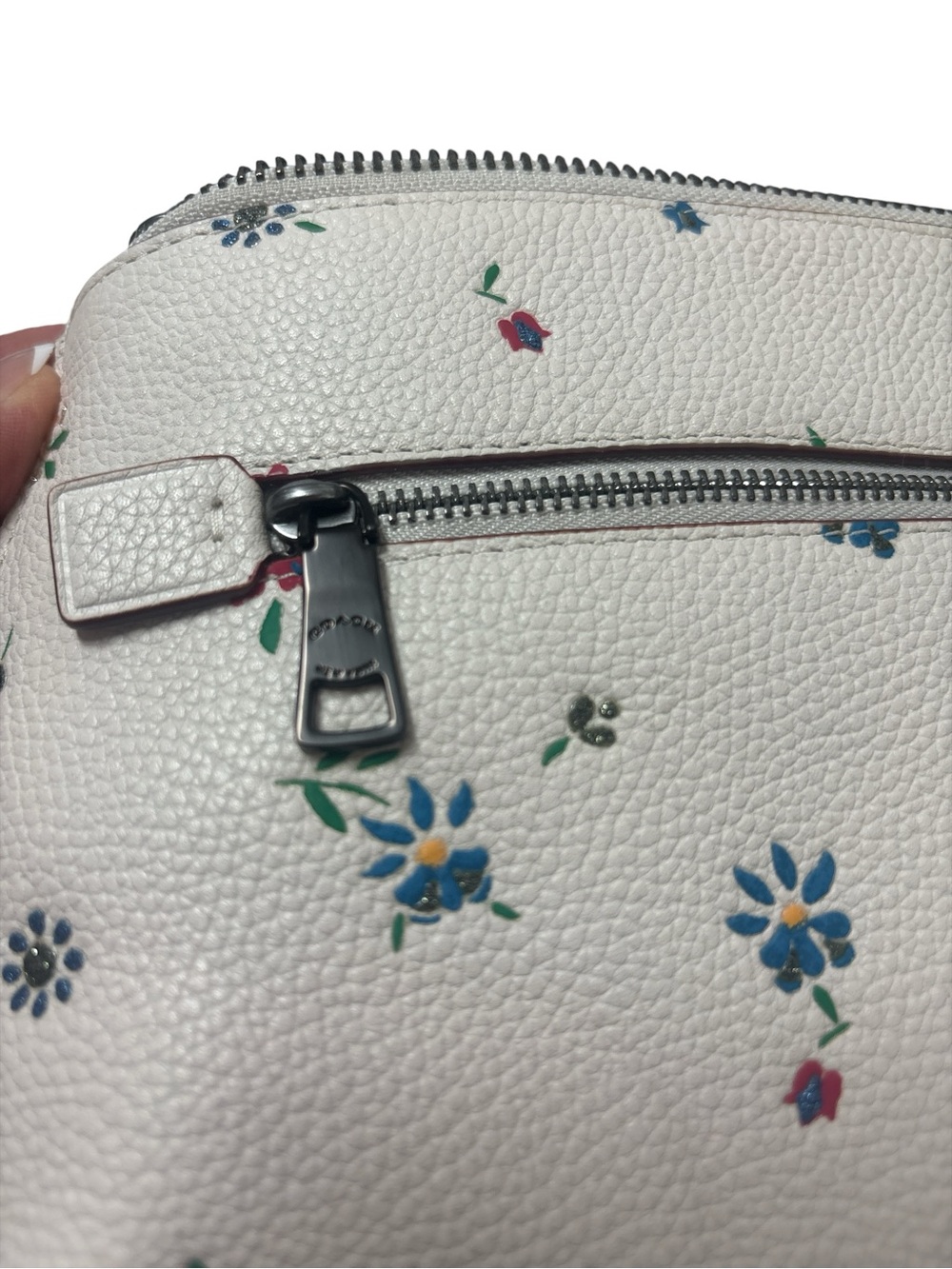 COACH Charlie Pouch- Chalk White Floral Leather Wristlet - Picture 7 of 11